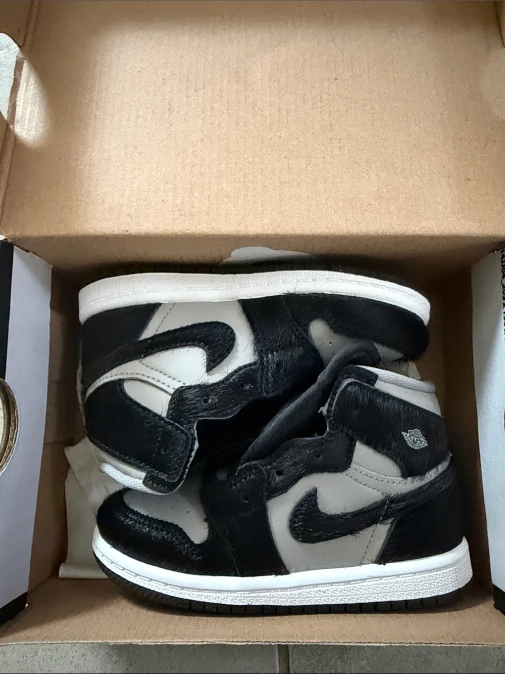 Jordan 1 Retro High OG Medium Grey/Black and White with Pony Hair Detail